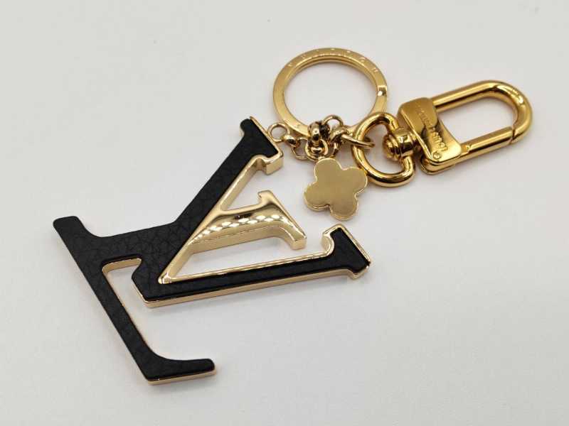 ルイヴィトン買取 ポルトカルト・LVカプシーヌ M63080　 